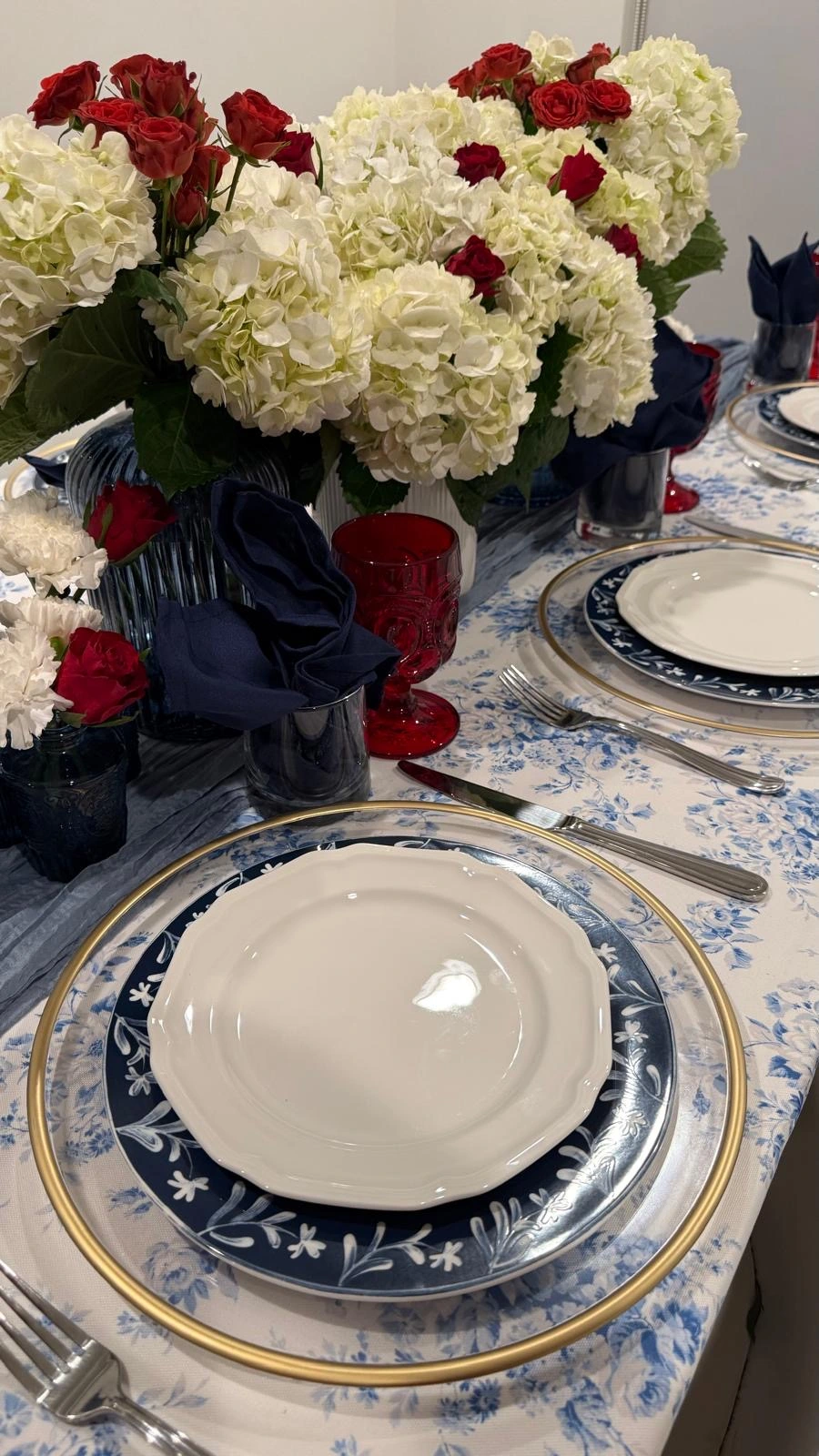 Candlelit floral detail for South Florida event styling